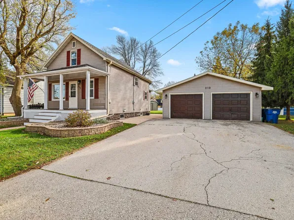 310 W Pulaski St, Pulaski, WI 54162