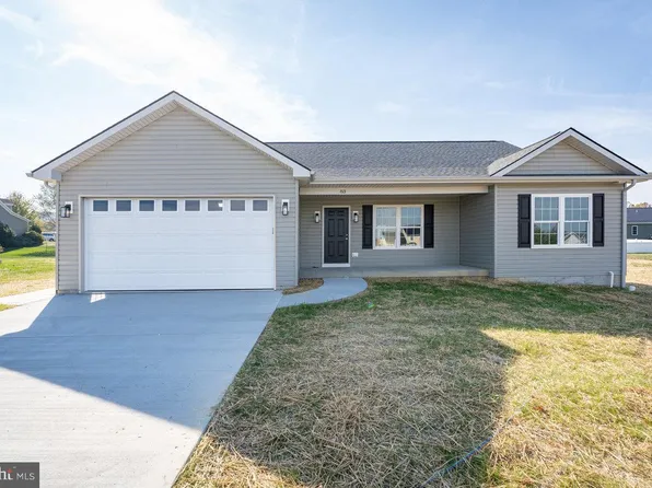 83 W Wanda St, Stanley, VA 22851