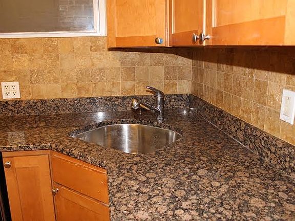 2nd image of 1647 N Francisco Ave #1