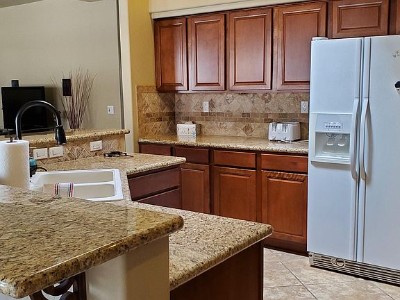 2nd image of 2524 Clarke Dr