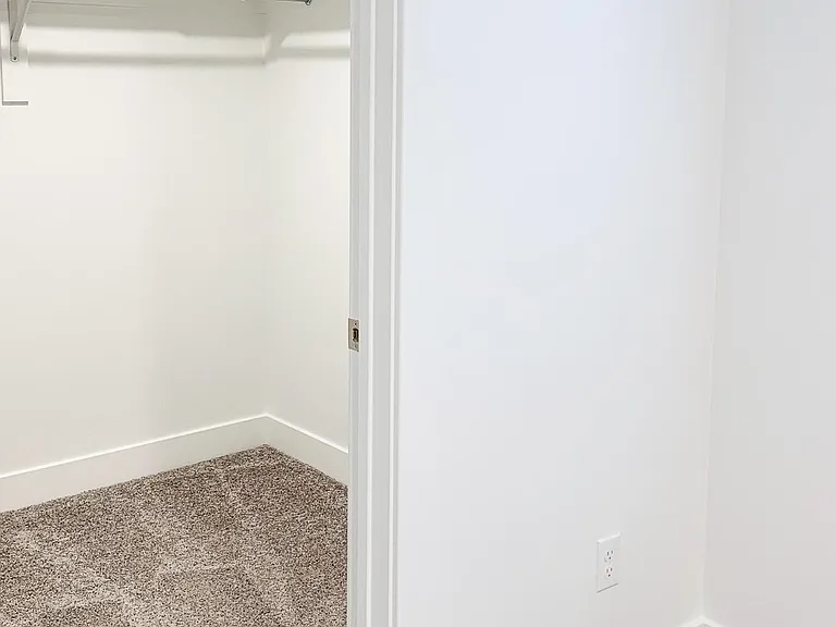 103 N 300 E — Photo 5