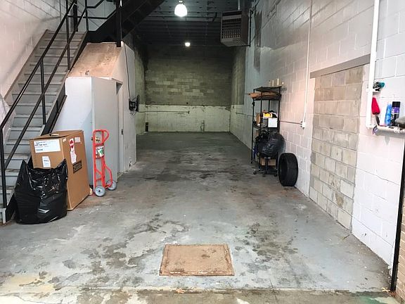 3rd image of 133 Willow Ave