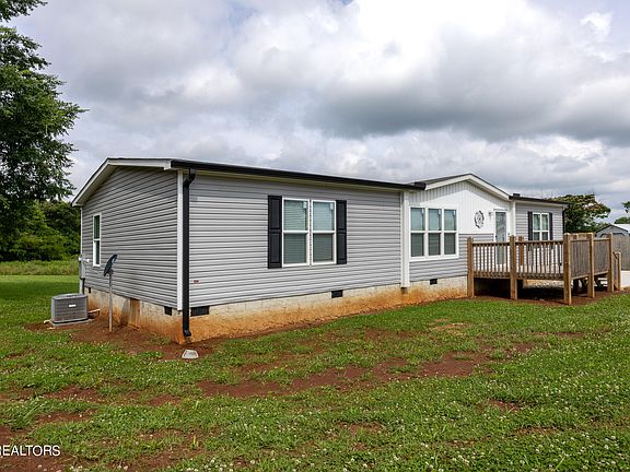 3rd image of 193 Meadow Lawn Dr