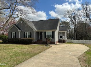 120 Summerdale Dr, Pikeville, NC 27863