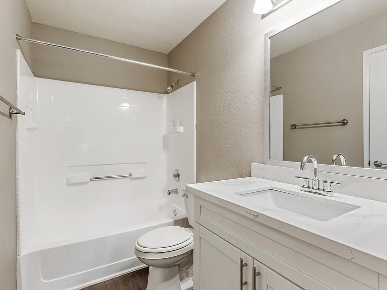 Larkspur Woods Apartment Homes — Photo 15