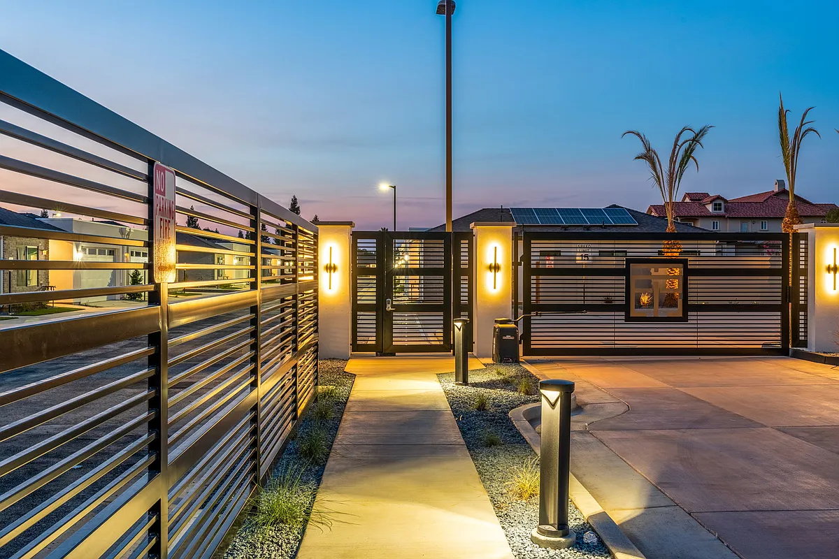 Building Photo - 2806 E Alluvial Ave #101