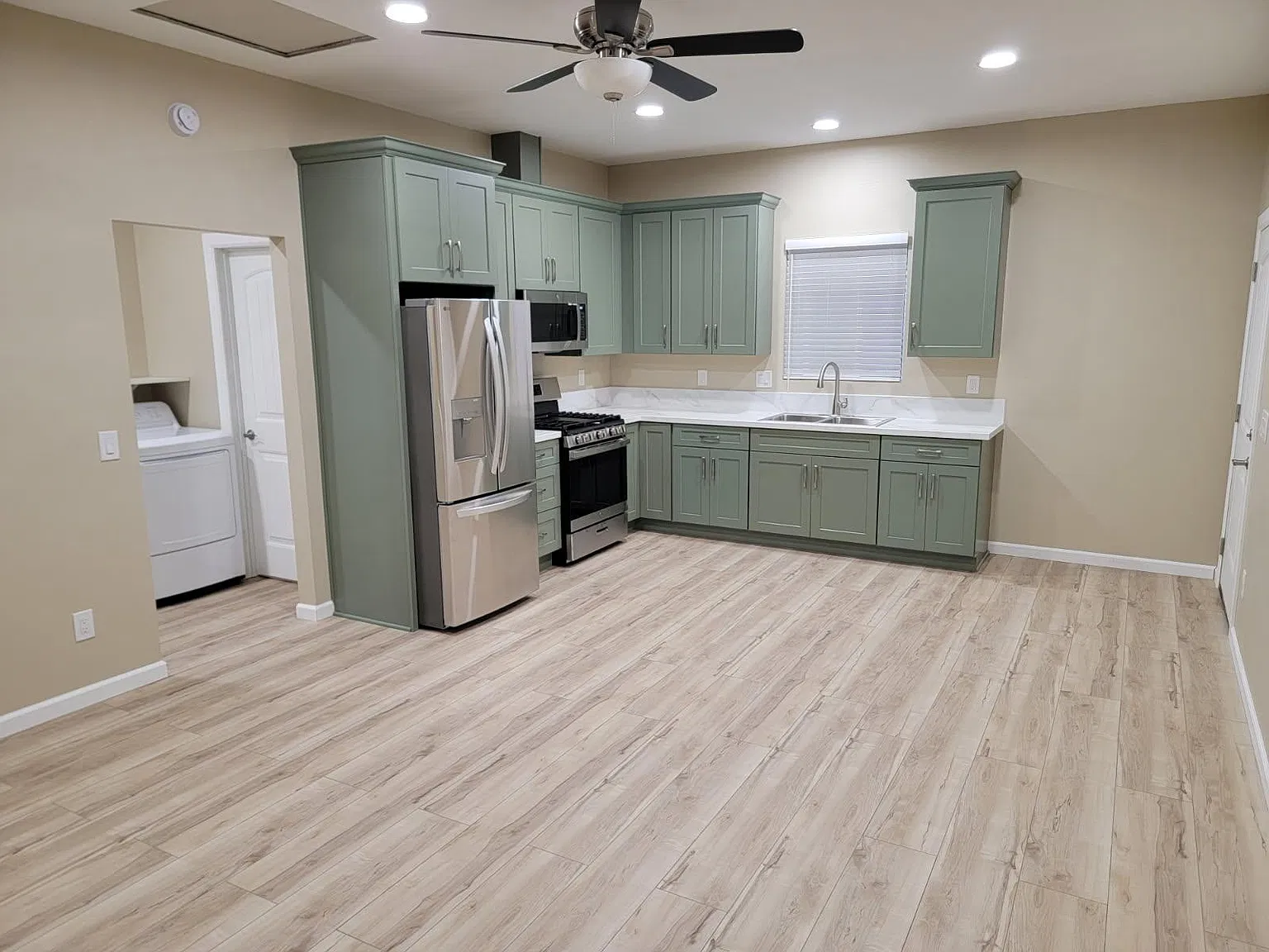 Studio, 475 sqft, $2,100 — Photo 4