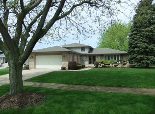 8236 Wheeler Dr, Orland Park, IL