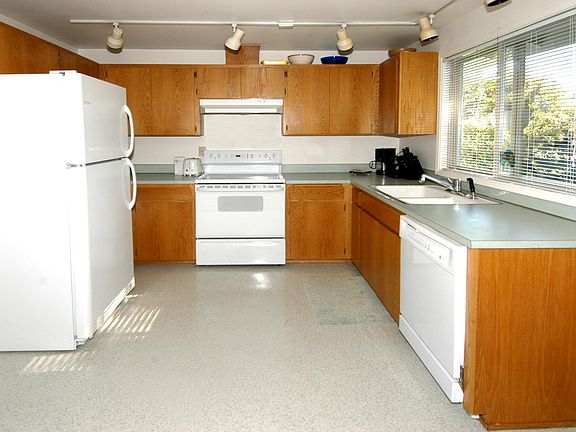 Spacious kitchen.