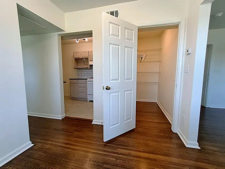 1312 S Quaker Ave — Photo 28
