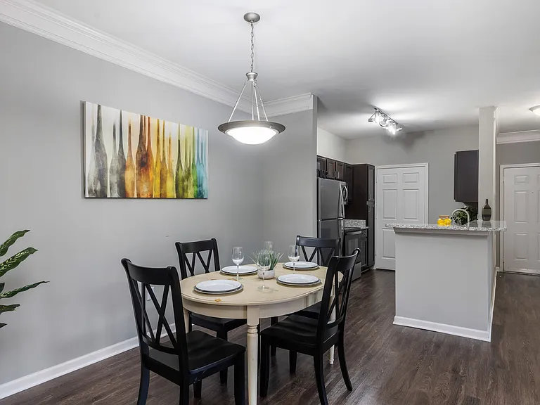Lauren Ridge Apartment Homes — Photo 3