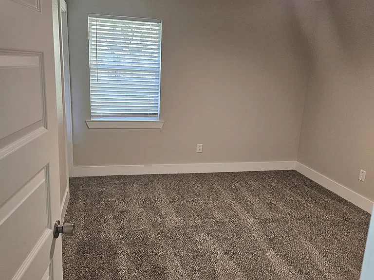 301 Kansas St — Photo 8