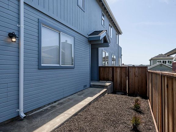 2nd image of 528 Hermosa Ave