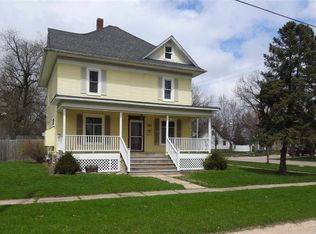 534 E 2nd St, Sumner, IA 50674
