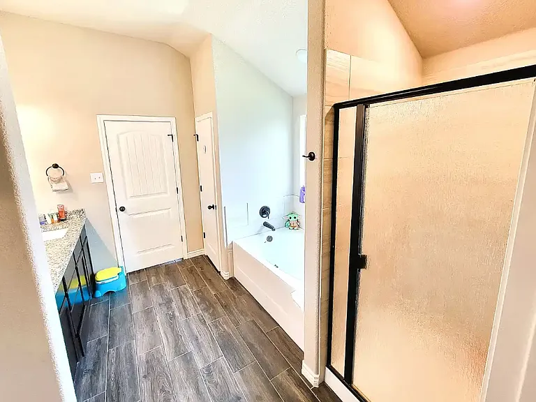 5207 Colina Dr — Photo 12