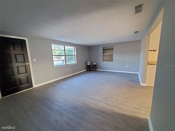 2nd image of 3112 Justine Ave