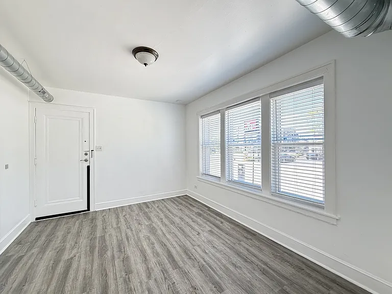 1605 N McVicker Ave #2 — Photo 10