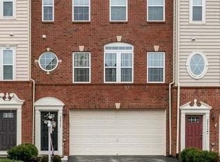 22952 Chestnut Oak Ter, Sterling, VA 20166