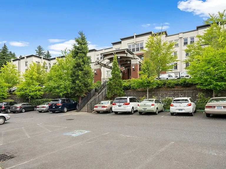The Heights at Columbia Knoll Senior Living Apartments — Photo 13