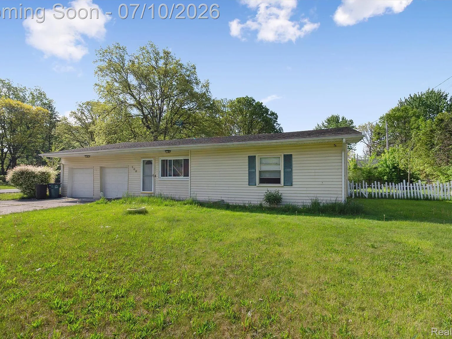 3 bed, 2.0 bath, 1695 sqft, $2,300 — Photo 3