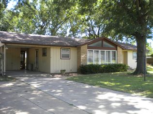 817 Crescent Dr, Independence, KS 67301