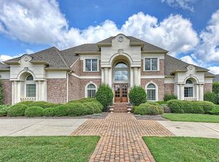 4049 Blossom Hill Dr, Matthews, NC 28104