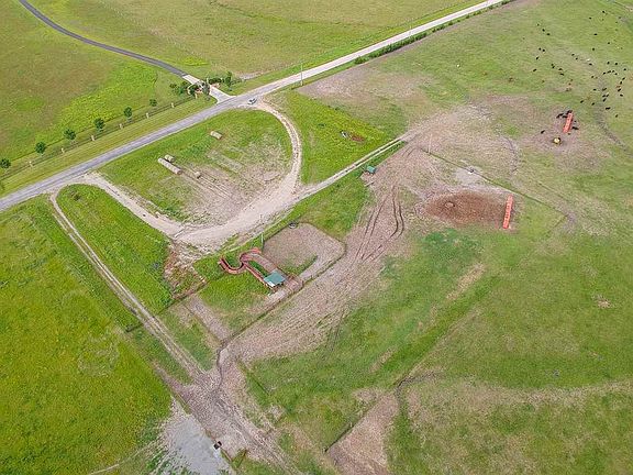 2nd image of 450.3 / Acres E #30