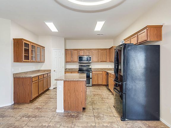 3rd image of 32244 N Margaret Way