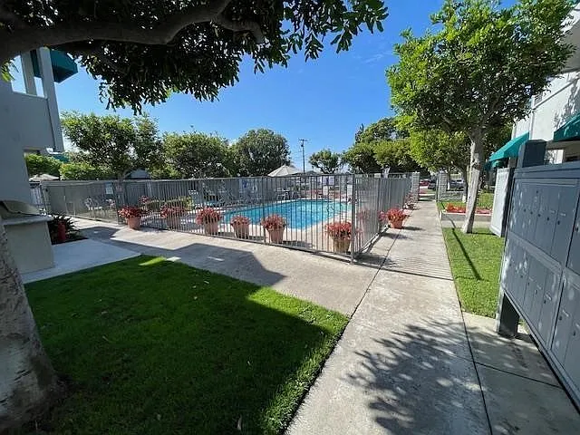 Sunset Bay III Apartment Community — Photo 4