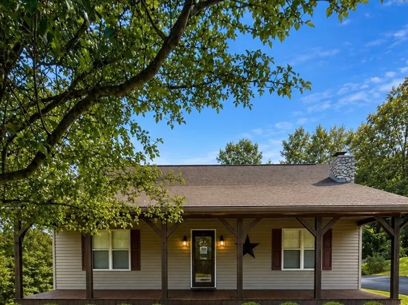 305 N 6th St, Central City, KY 42330