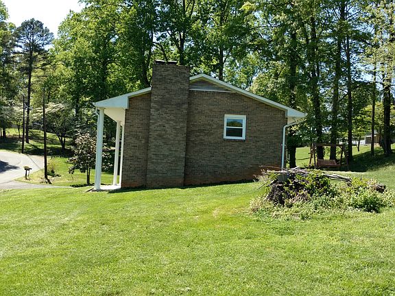3rd image of 314 Whitehaven Dr