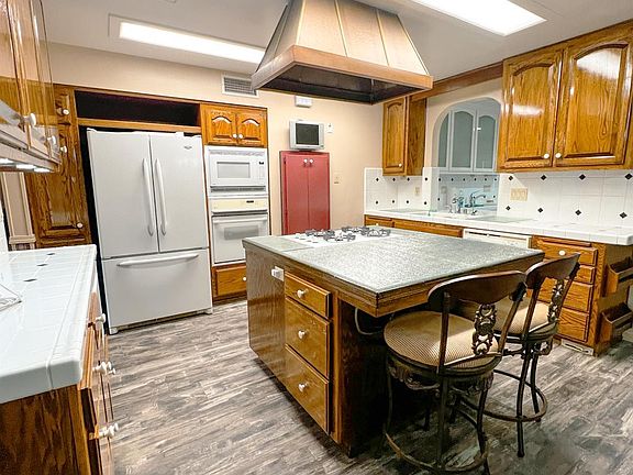5th image of 1202 Cypress Ave