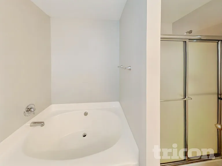 1204 Green Turf Ln — Photo 10