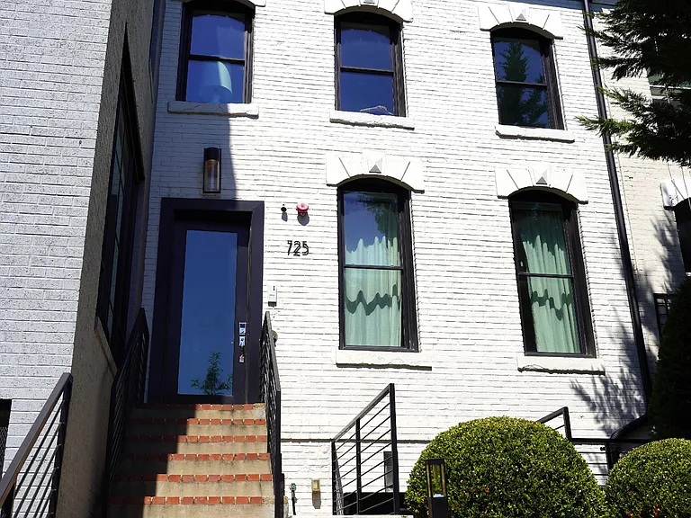 725 Euclid St NW #2 — Photo 1