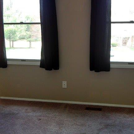 3rd image of 916 Lynwood Ct