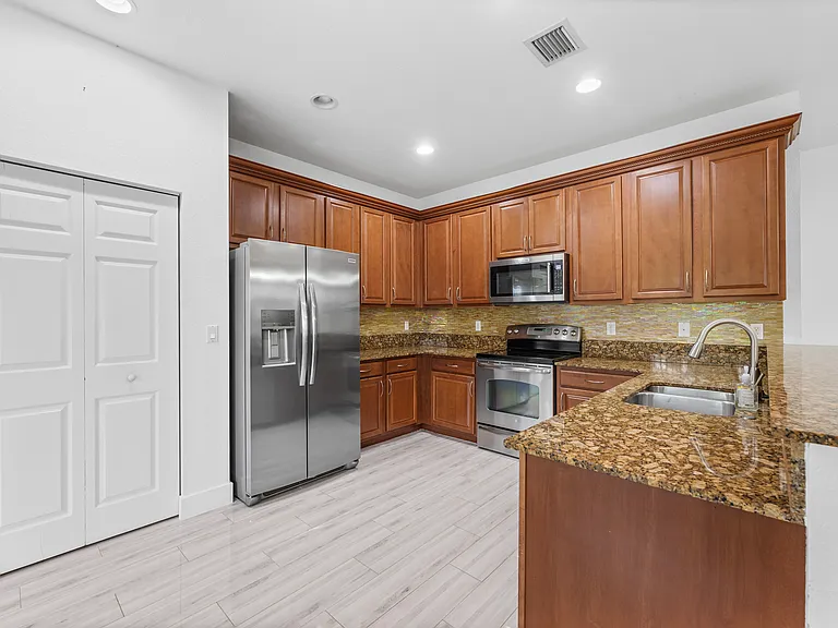 6752 Osage Cir — Photo 3