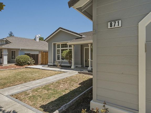 4th image of 871 Joe Borovich Dr
