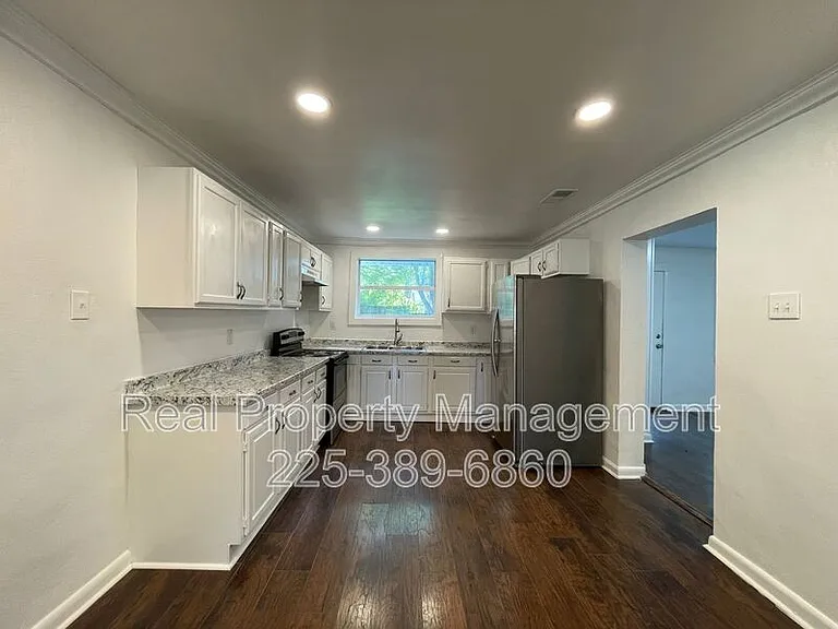 9642 Lewis St — Photo 7