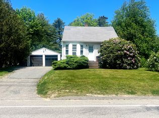 84 Middle Rd, Falmouth, ME 04105