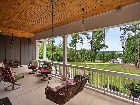 5th image of 2024 Retreat Pointe Rd