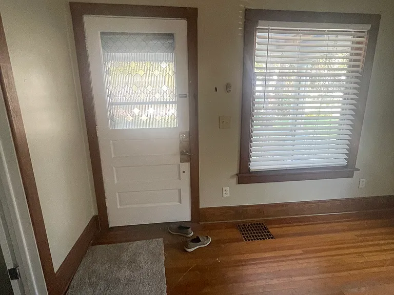 3351 S 48th St — Photo 5