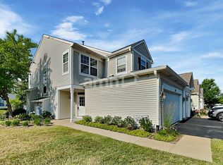 2923 White Thorn Cir, Naperville, IL 60564