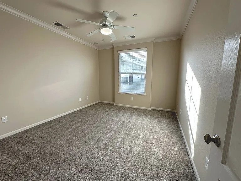 6104 Rockport Ln — Photo 13