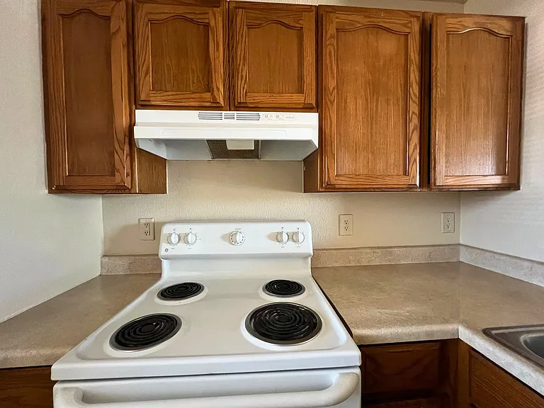 3008 E Stewart St — Photo 17
