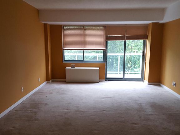 2nd image of 609 W So Orange Ave #6P