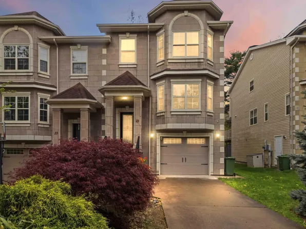 21 Sagewood Ln, Halifax, NS B3P 0B8