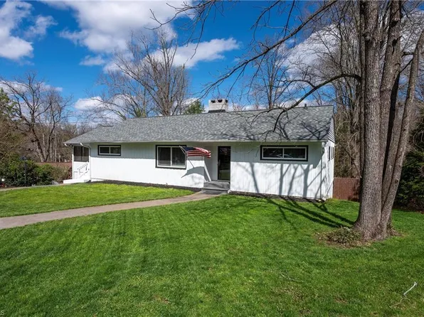 2855 Loch Dr, Winston Salem, NC 27106