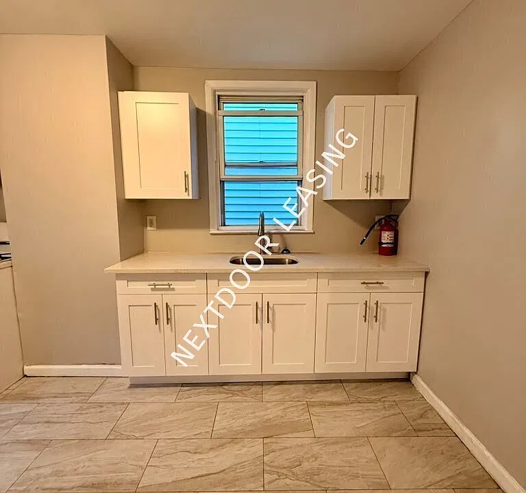 54 Rutgers Ave #2M