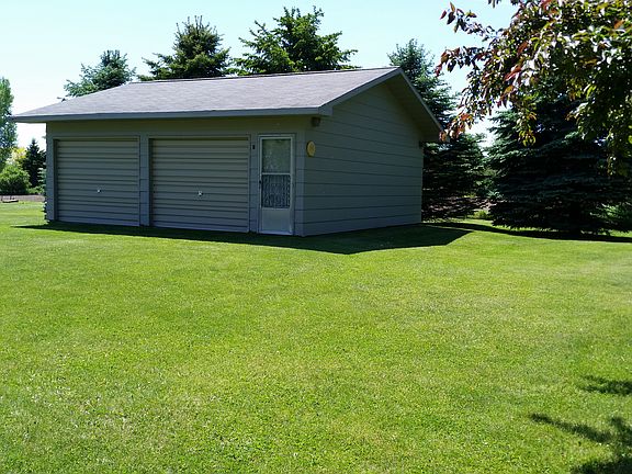 Detached 2 car garage