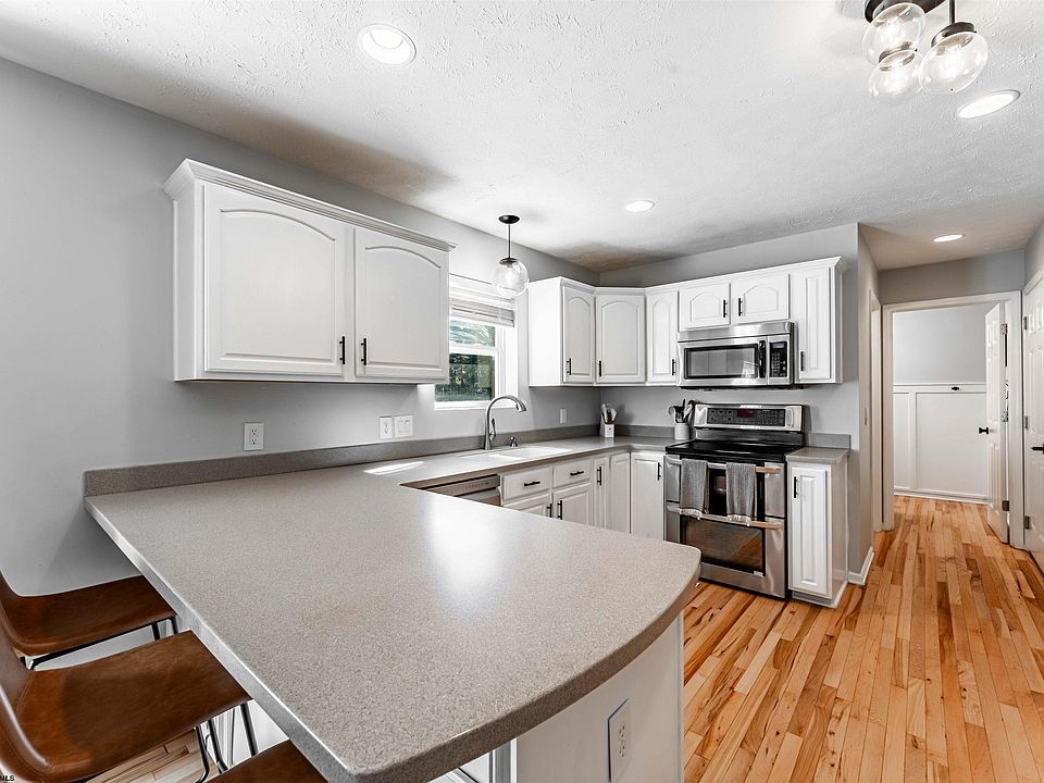 20th image of 195 Furfin Rd